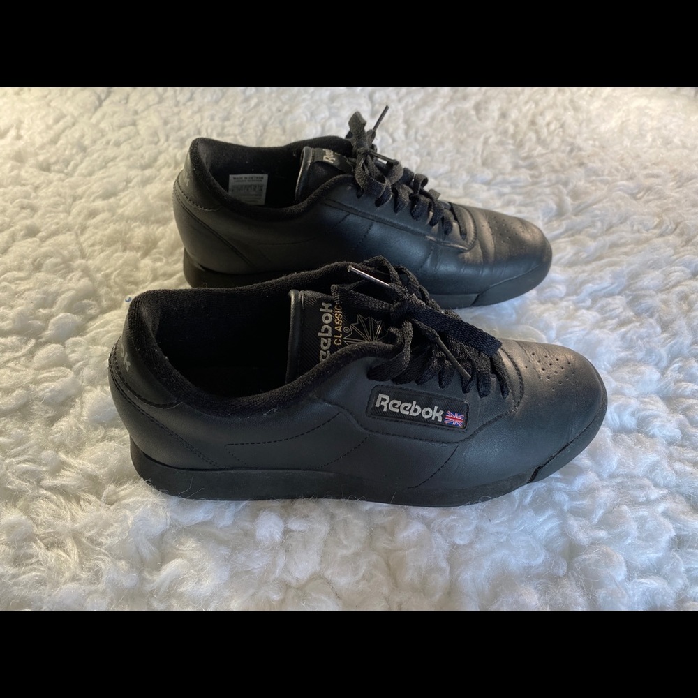 Reebok Classic Leather Black Gum Woman’s Size 6
